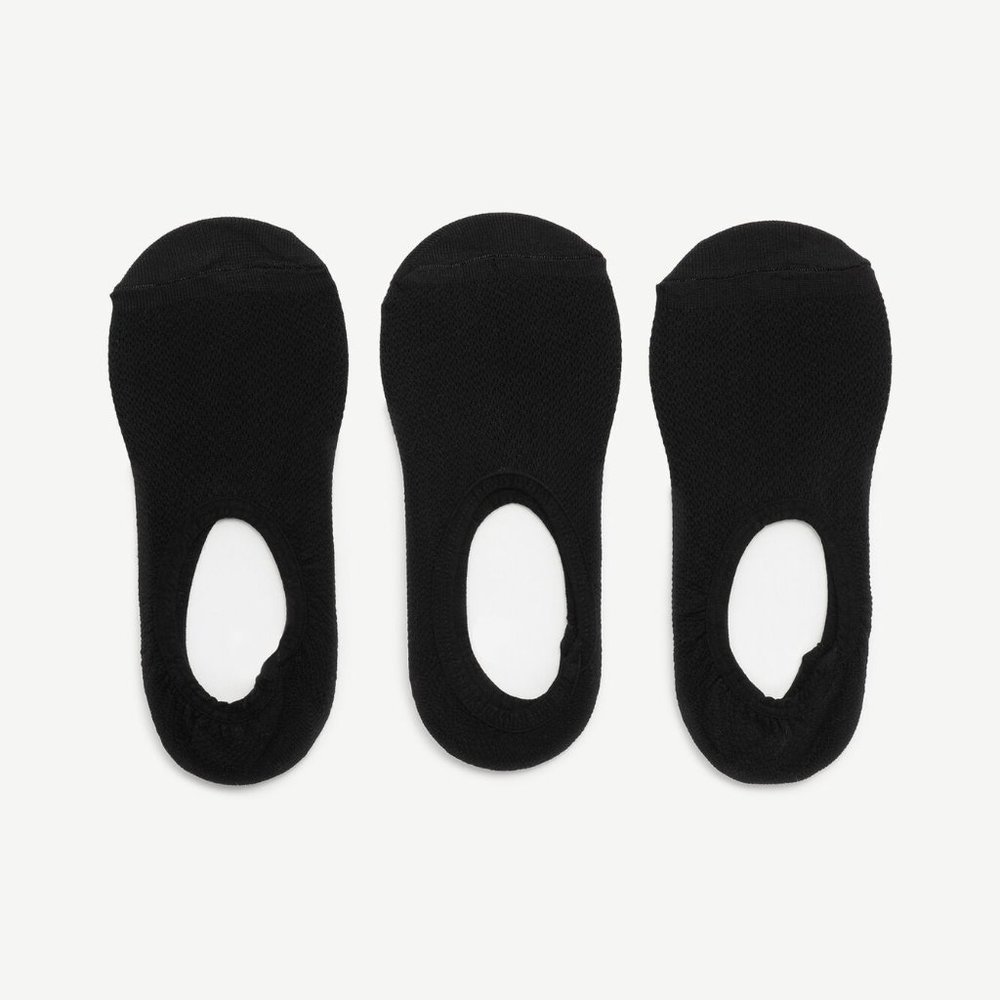 3 pairs of socks